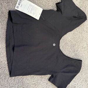 Lululemon Bran new with tags  Black Short Sleeve Scoop Neck Performance Tee
